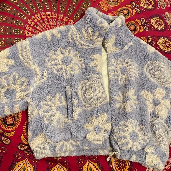 Urban Outfitters Sherpa sz M - Picture 1 of 5